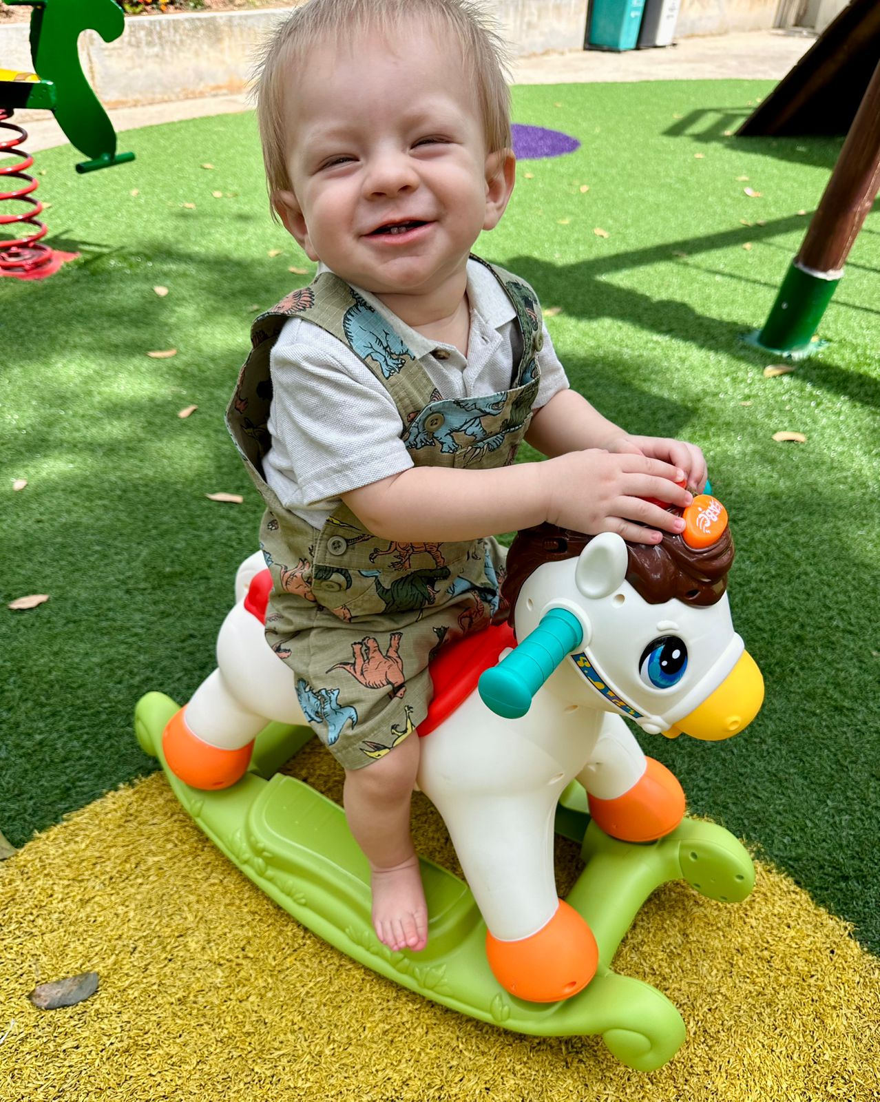 CABALLO MECEDORA MUSICAL